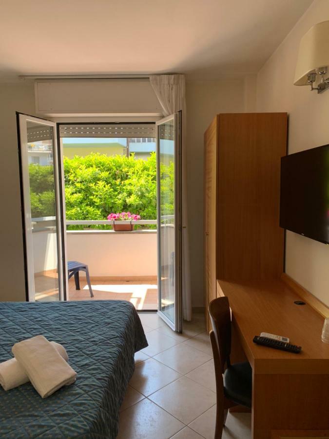 Hotel Mare Azzurro Terracina Εξωτερικό φωτογραφία