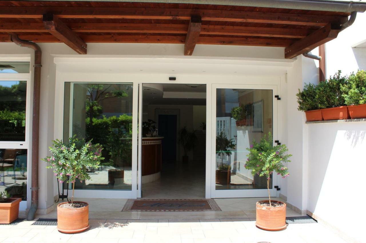 Hotel Mare Azzurro Terracina Εξωτερικό φωτογραφία