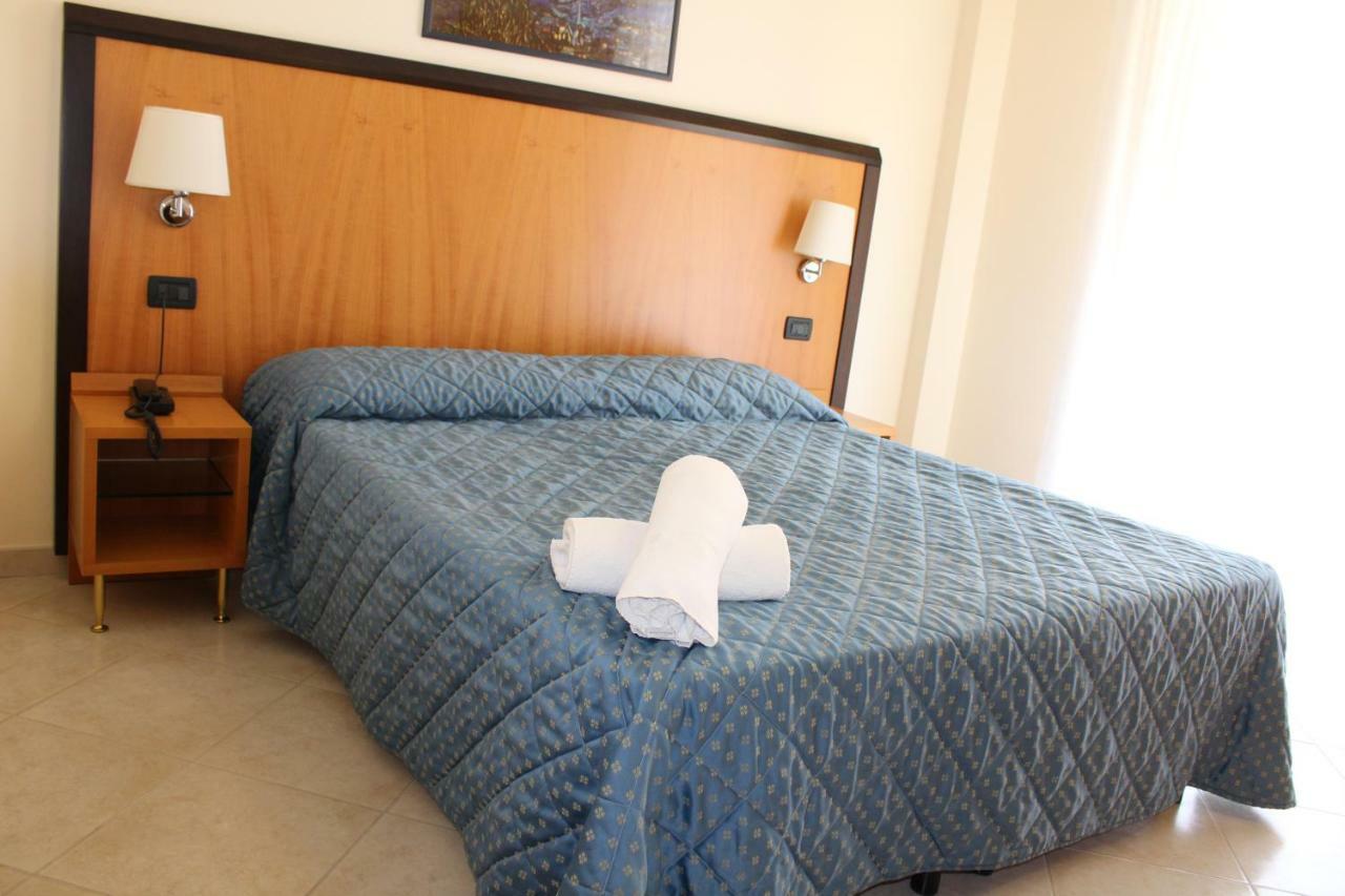 Hotel Mare Azzurro Terracina Εξωτερικό φωτογραφία